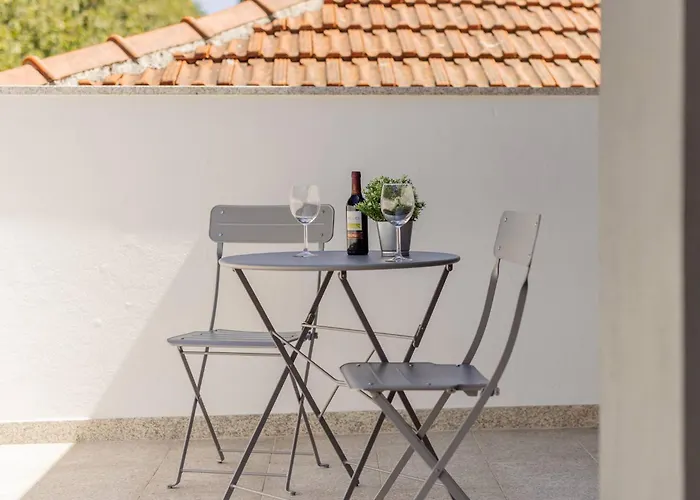 Rooftop Stylish By Hosty